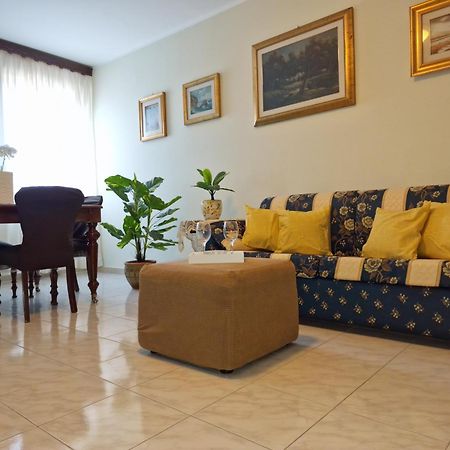 Lorenzo Guest Suite With Free Private Parking-- Cantieri Culturali パレルモ エクステリア 写真