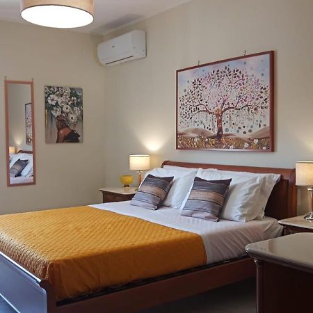Lorenzo Guest Suite With Free Private Parking-- Cantieri Culturali パレルモ エクステリア 写真