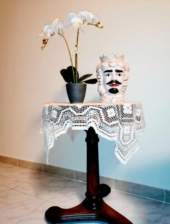 Lorenzo Guest Suite With Free Private Parking-- Cantieri Culturali パレルモ エクステリア 写真